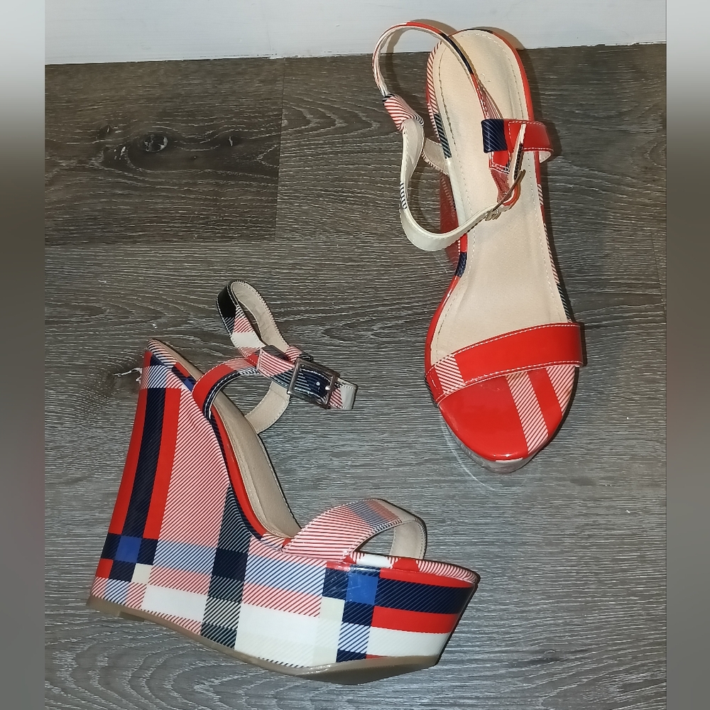 Shoe Dazzle Red and White Plaid Wedges